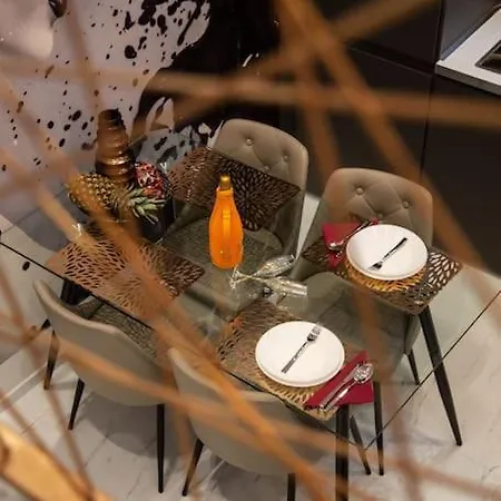 Premium By Hi5-king Street's Luxury Апартаменты