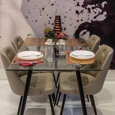 Premium By Hi5-king Street's Luxury Апартаменты *