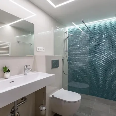 Апартаменты Premium By Hi5-king Street's Luxury *