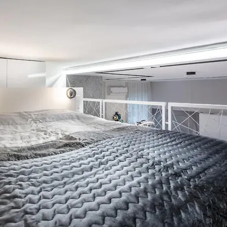 Апартаменты Premium By Hi5-king Street's Luxury