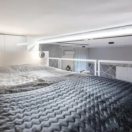 Premium By Hi5-king Street's Luxury *