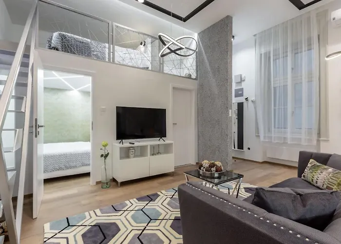 Premium By Hi5-king Street's Luxury