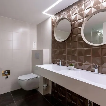 Apartment Premium By Hi5-king Street's Luxury Budapest