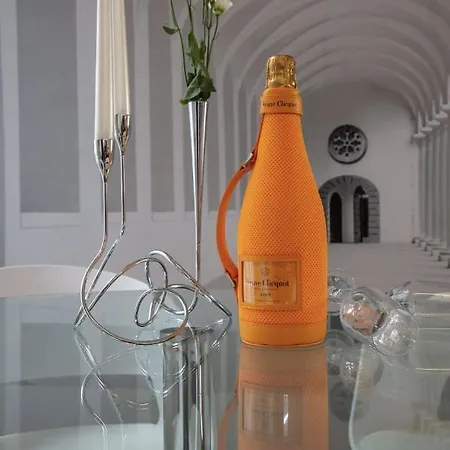 Premium By Hi5-king Street's Luxury Apartment